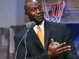 原来名人堂门槛长这样！骨灰玩家直呼太真实